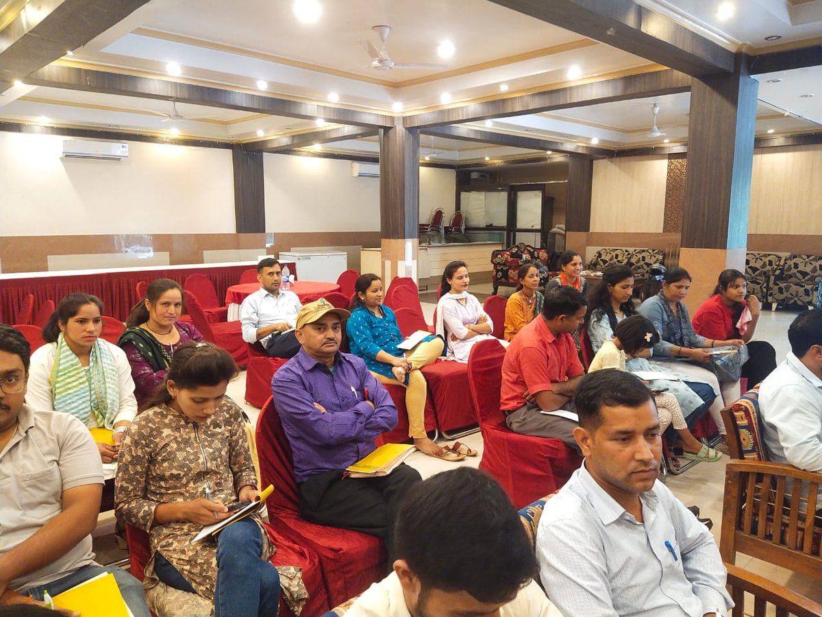 USRLMUTTARKASHI's tweet photo. First day of PG formation training given by Usrlm, Himmothan in dehradun HOTEL CITY START all districts DTEs participated with the help of Usrlm https://t.co/J0Onb7dWW5
