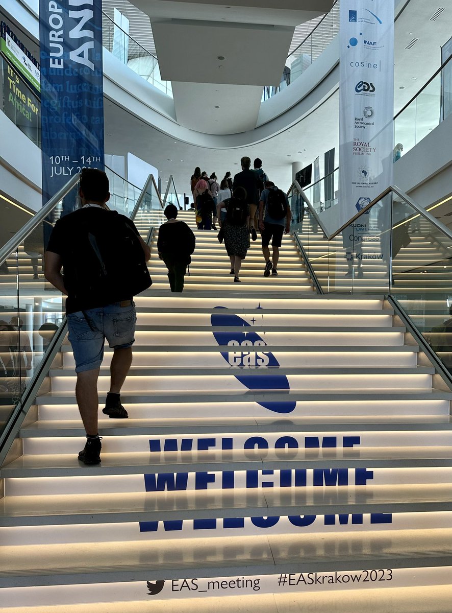 #EASKrakow2023 kicked off! Over 1500 astronomers gather this week in Kraków, Poland, to present and discuss the latest results in astronomy and space science.