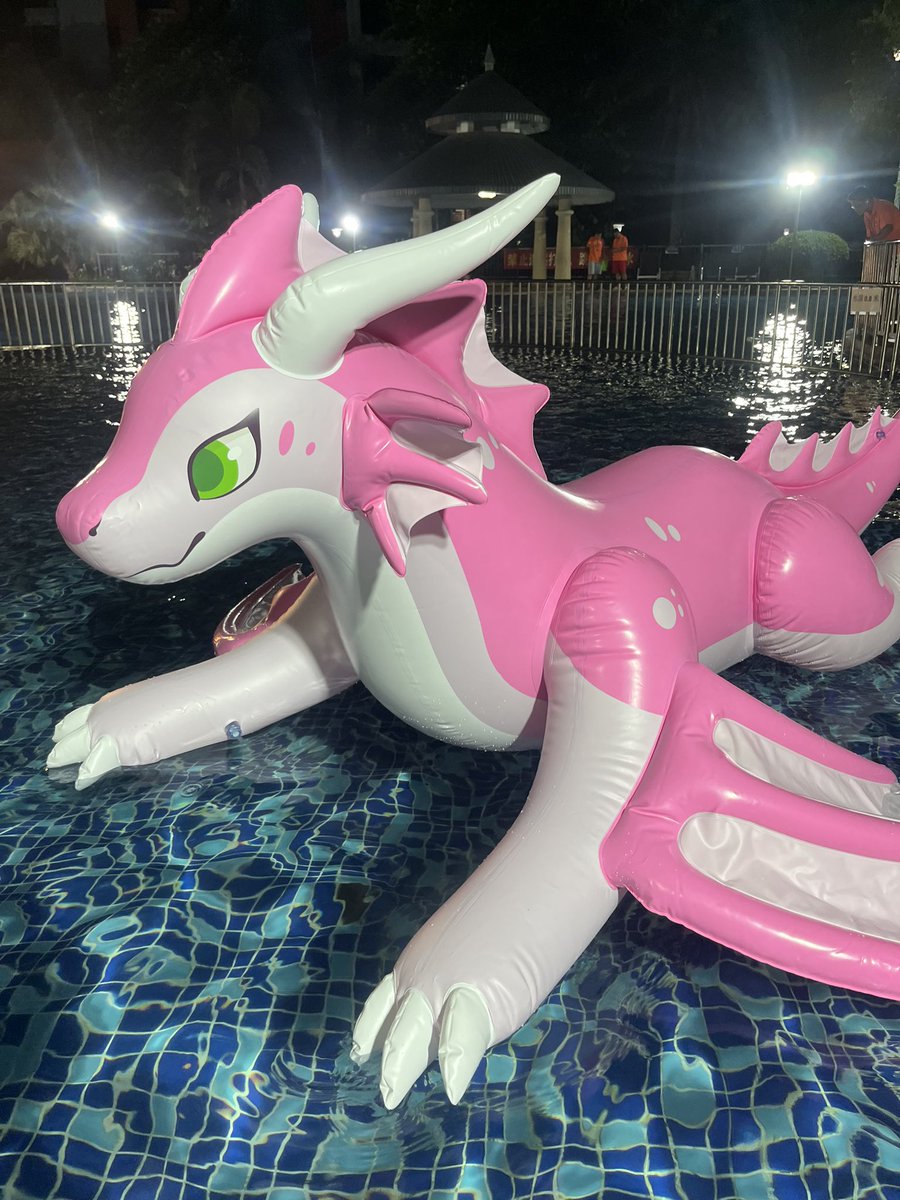 Tico0Willy's tweet photo. #Infaltabledragon #Infaltable #cerisey 
如何驯服一只龙😤！ https://t.co/29W3xMzzbB