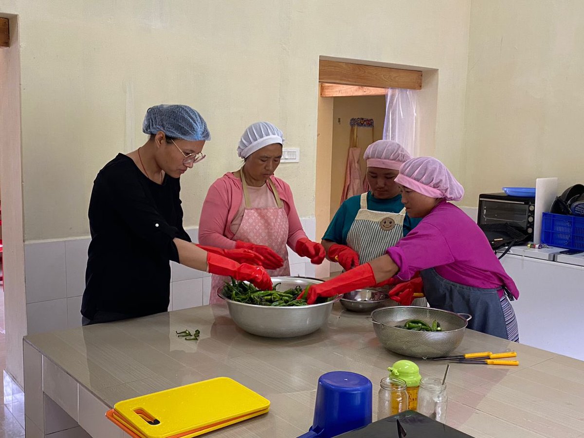 SHINEProject3's tweet photo. Successfully conducted fermented chilli paste training  at Urka chilli processing unit in Trashiyangtse and Deyphu vegetable groups in Trashigang. https://t.co/RaKyWUVAj7