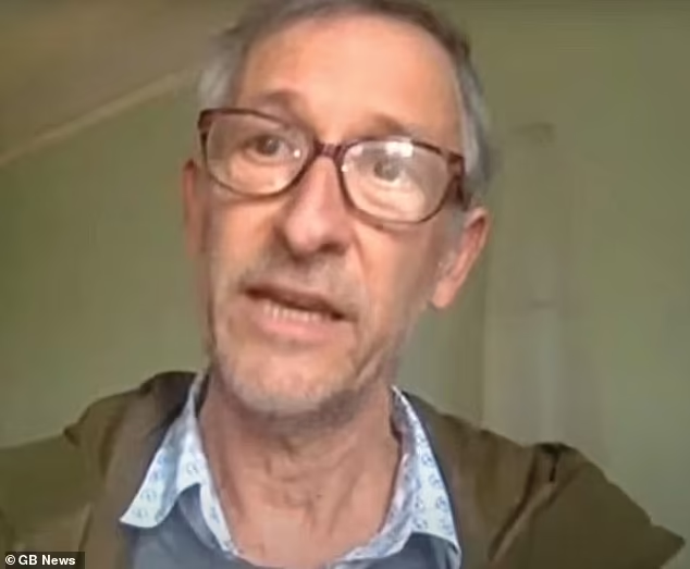 daveatherton's tweet photo. Leading member of @JustStop_Oil, Dr Grahame Buss, 68, has a Shell Petroleum pension pot of £1 million.

He used to be their Principal Scientist for the gas &amp; energy for 33 years. 

https://t.co/zRnJ4mPvYa https://t.co/vNRBbSGhfh