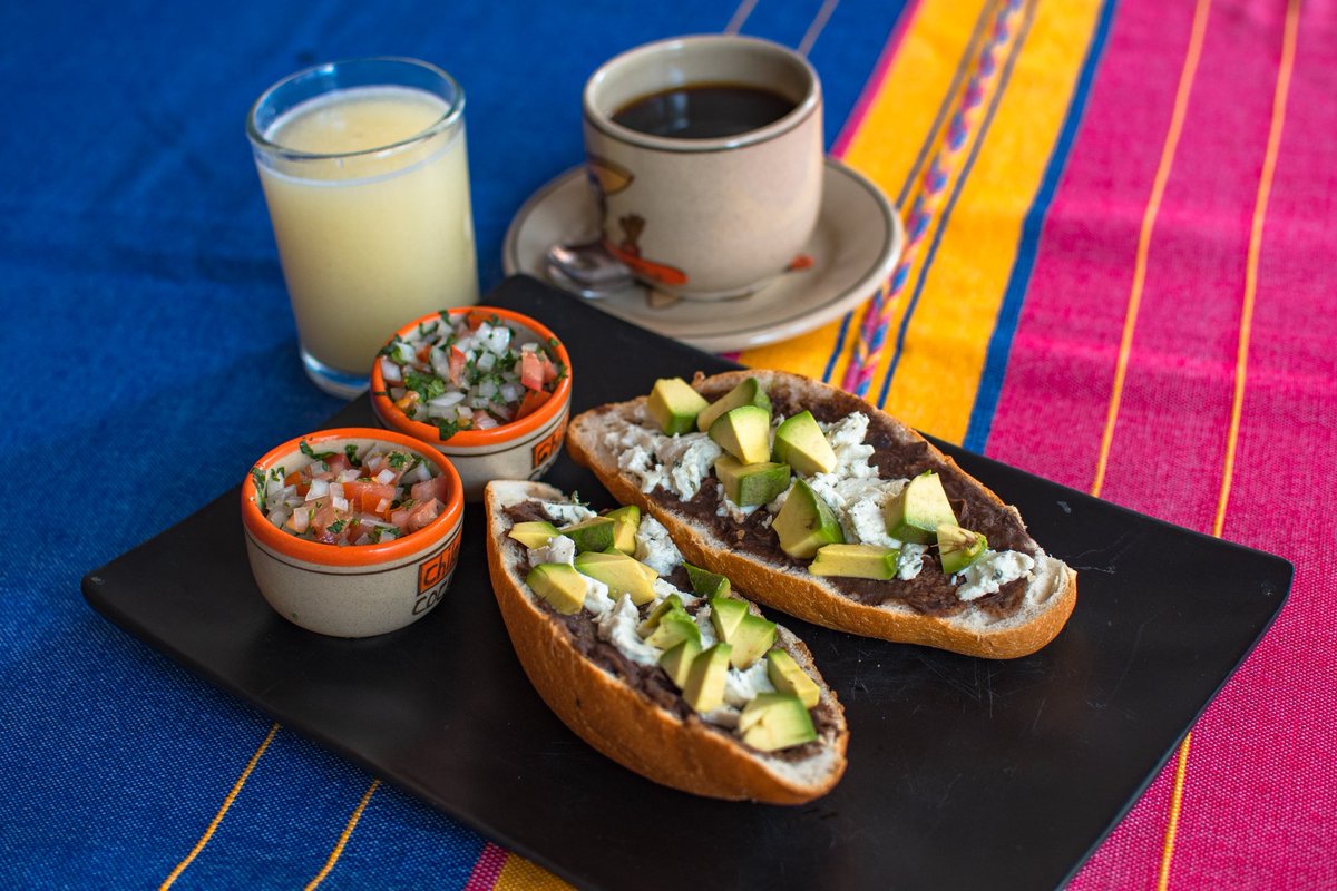 ¡Comiencen este martes con toda la actitud y energía en Chile, Maíz y Frijol! 

Disfruten de un delicioso desayuno casero que les asegura un servicio excepcional, calidad y sabor inigualables.

📍Av. Costera Miguel Alemán, Esquina de Plaza Condesa. Club deportivo.