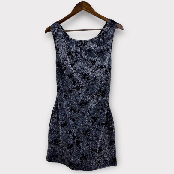 So good I had to share! Check out all the items I'm loving on <a href="/Poshmarkapp/">Poshmark</a> #poshmark #fashion #style #shopmycloset #thelimited #disney #fredericksofhollywood: posh.mk/rIzLFUHyjBb