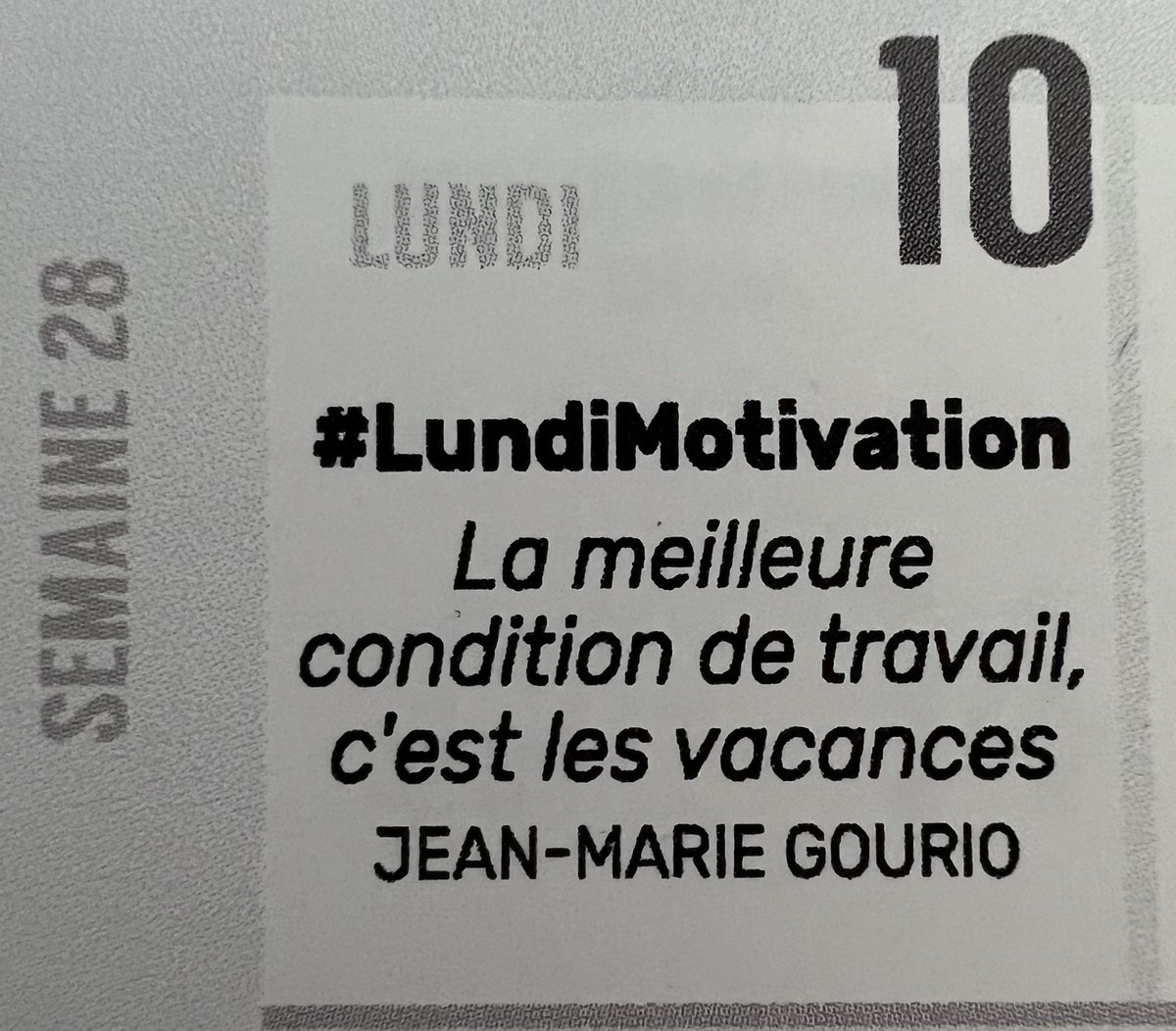 franckconfino's tweet photo. #LundiMotivation ✊ Quand tu réalises que tes conditions de travail sont vraiment nulles… 😒 #calendrier23wtf #compublique https://t.co/fmct3t4SD0