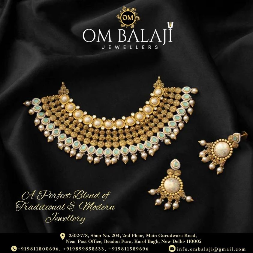 Add a dose of Elegance to your traditional Look with these one of a kind Gold Neckpiece crafted in a mesmerizing mix of pure Gold and Precious Stones.

#preciousjewellery #weddingjewellery #jewellerydesigns #antiquejewellery #kundanjewellery #Indianjewellery