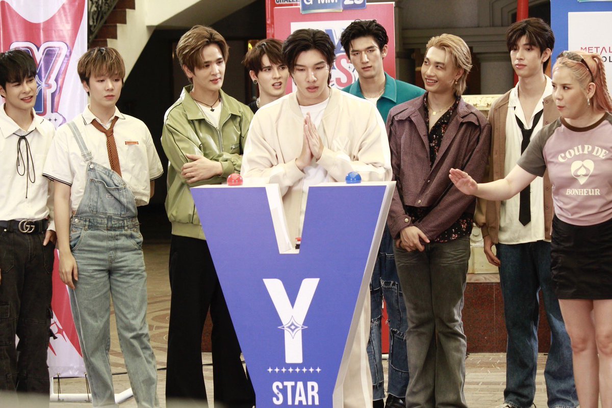 TripleclickTH's tweet photo. ด้อมวายเดือด!! แฟรงค์-หล่งลี การันตี #YStarChallenge
พร้อมลงจอแข่งขัน 8 กันยายนนี้

อ่านต่อ📍 https://t.co/CnODqH0p3u

#Longlee #FrankThanatsaran #kachanontanun #Yoonpsn #cooheart #dunromch #Moslhong #ISBANKY #gunnapatn #jamespongsapak #ArtPakPoom #ป๊อบปี้ขยี้ทุกมุข https://t.co/oSPaK3oaft