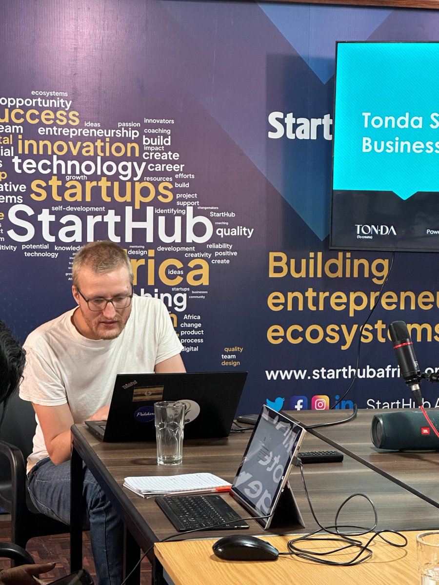 jnl_1905's tweet image. Day One of @BenueCapital Ton.da Boot camp in partnership with @StartHubAfrica. The goal of this boot-camp is to equip founders with knowledge about building a venture back-able startup. Day 1 was about business models, pricing and exit options.