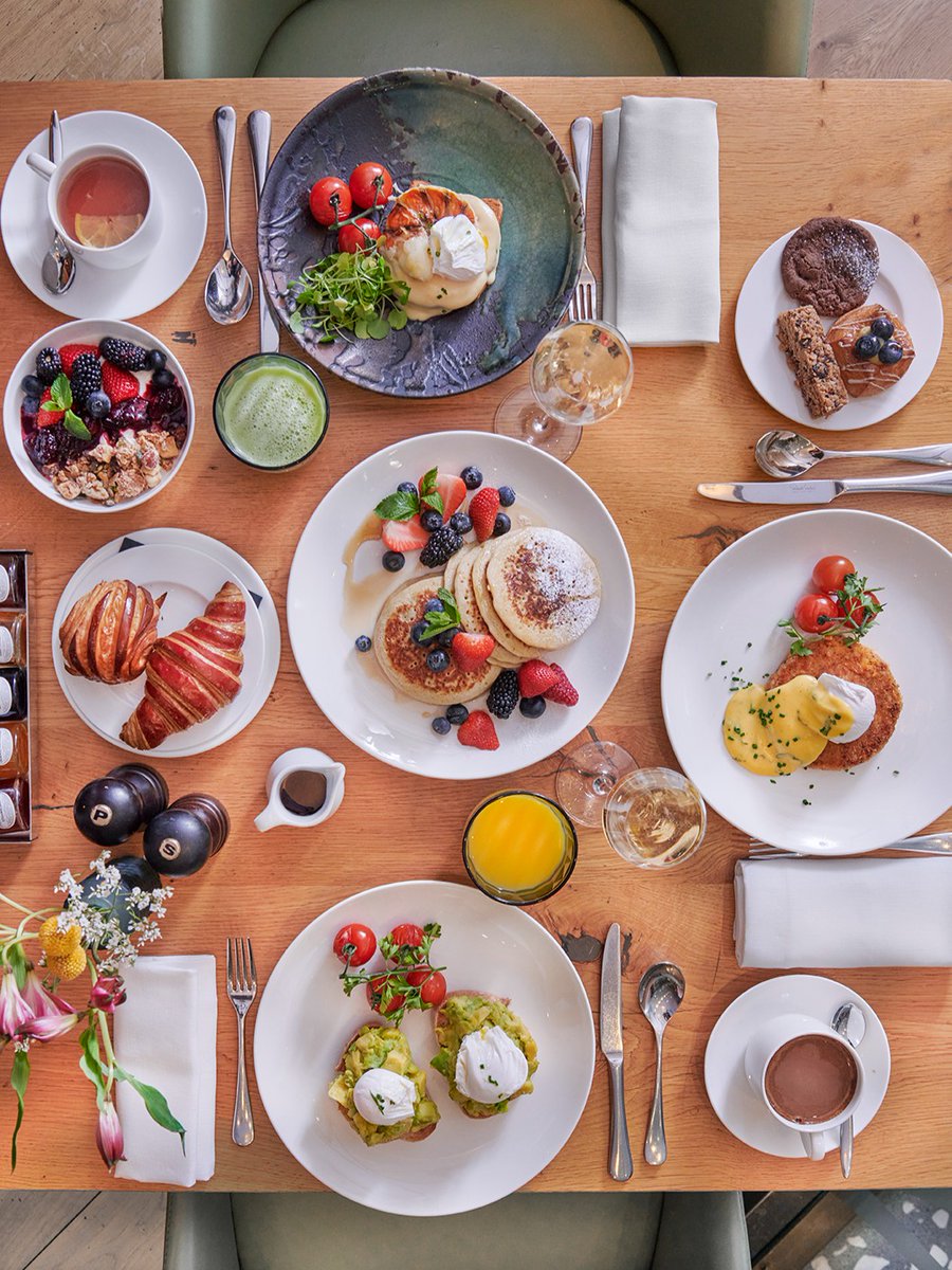 Breakfast is served. Kickstart your day in style. Enjoy perfectly prepared Scottish lobster rarebit, order smashed avocado or savour delicious pancakes. Breakfast at InterContinental Park Lane is a feast for the palate.
#icparklane #breakfastlondon #hotelbreakfast