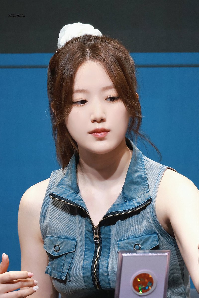 Floraltown's tweet photo. 230709 MS
🐰🐰🐰

#아이들 #여자아이들 #GIDLE #슈화 #SHUHUA #舒華 https://t.co/yQaxZpb3jW