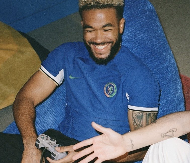 ttbluelions's tweet photo. Well done @ChelseaFC and @nikestore this shirt is luscious!!!! #CFCkit #ktbffh https://t.co/pnHi5NWnii