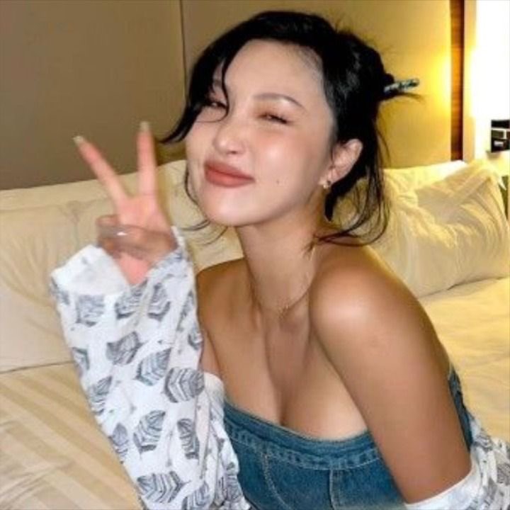 staryyniight's tweet photo. #WeLoveYouHwasa #사랑해_우리_마리야  🩵 https://t.co/t8jLVLKs65