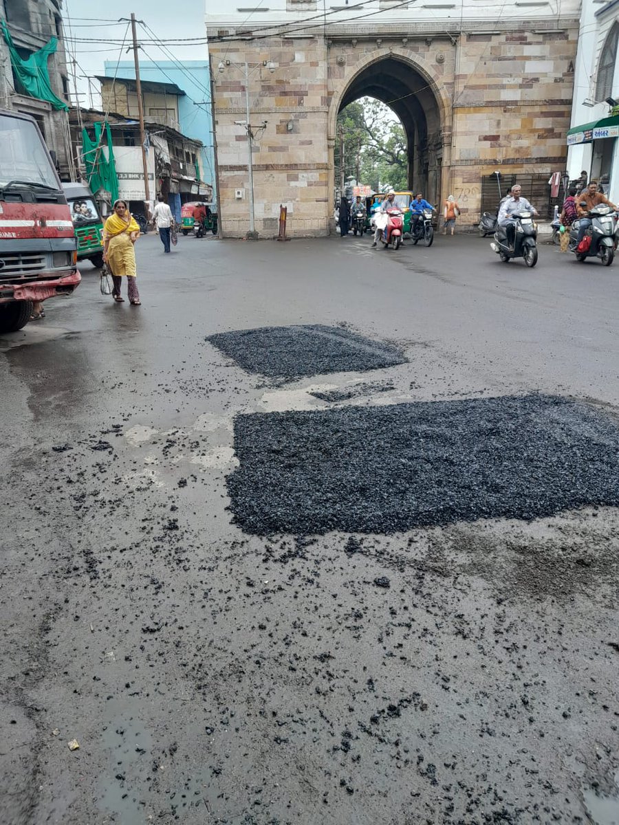 SachinPatadiya1's tweet photo. @AakibMatliwala @CommissionerVmc @dymc_vmc @CollectorVad @VMCVadodara @mpvadodara Work done. https://t.co/QaCF83oXkU