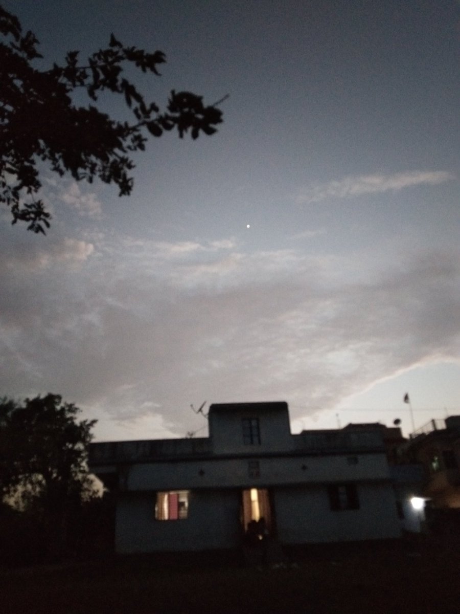 @MangalKalndiJMM आदरणीय नम्र निवेदन है कि राहरगोरा(नियर ललित कुंज) बिजली के खंभे पर लाइट नहीं है, बरसात का मौसम है l रात में हमेशा विषैले सांप, बिच्छू निकलते रहते हैं l ग्रामीणों में भय की स्थिति रहती है l कृपया करके बिजली के खंभे पर लाइट लगाने की कृपया करें l 🙏
सादर सूचनार्थ,