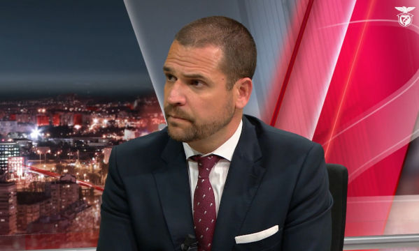 Presidente do Slavia diz que o Benfica não comprou Jurásek por 13M€

"Não fizemos um negócio muito bom. Tenho mesmo de dizer que negociar com o diretor desportivo do Benfica foi extremamente difícil. O mais difícil desde que estou no futebol. Ele faz o seu trabalho muito bem."
