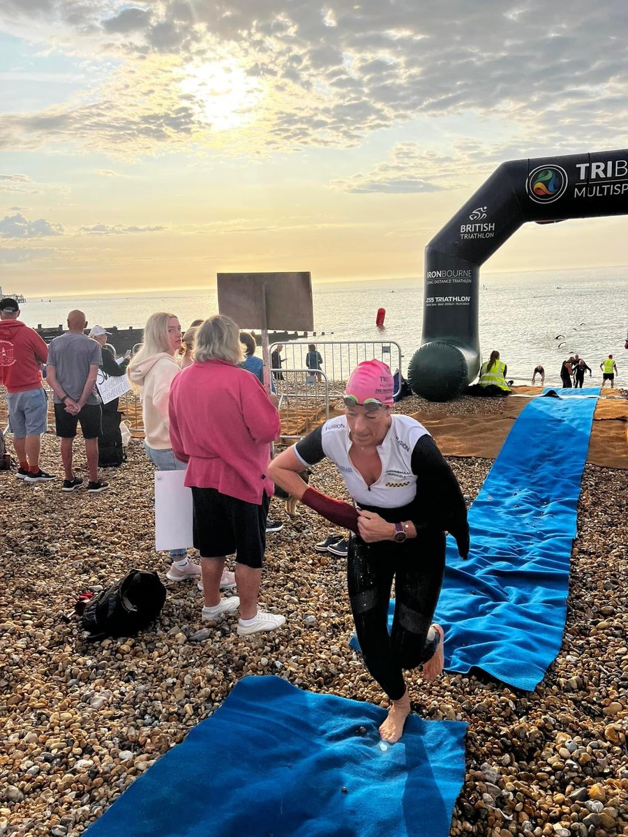 helsvarc's tweet photo. #MedalMonday #TrophyMonday
Jumping off the Pier again at Ironbourne Middle Distance for the Aquabike .. 2nd Age Cat Win ๐๐ฅ๐ฅณ
Also nice they classed me as the 40+ Age Group ๐
@HorshamAmphibi1
#Triathlon #fitoverfifty https://t.co/dd2O9mlJ0U
