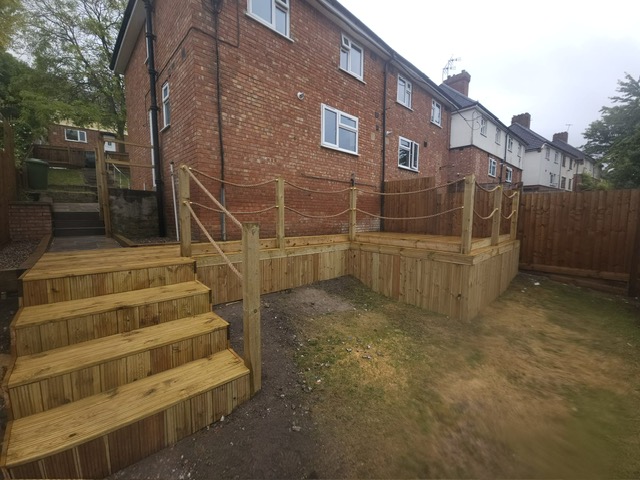 LordsBuildersM's tweet image. Amazing craftsmanship from Luke Belson Landscaping! ⭐ Great to see our products used in such fantastic projects!

#customerproject #timber #buildingmerchants #carpentry #decking #deckingboard
