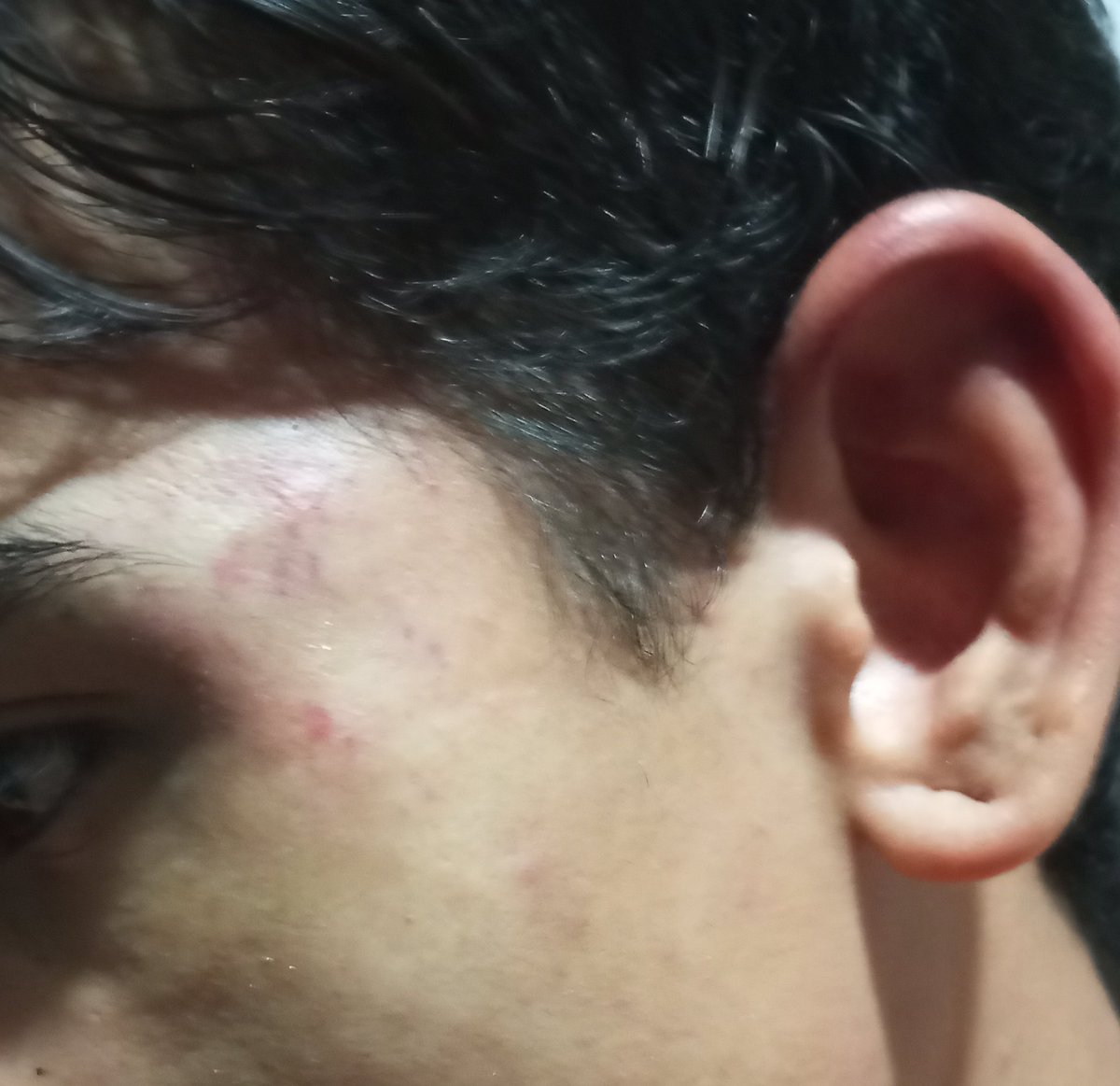 Jexamar's tweet photo. Flaco favor le hacen a la revolución este montón de inadaptados q en vez de visitar a su urolosiquiatra andan campantes con sus pistolitas compensatorias. Si los meten a todos en licuadora sale una batida de mierda! #indignación #colectivosdemierda #23deenero https://t.co/6oNfaD7Xfc