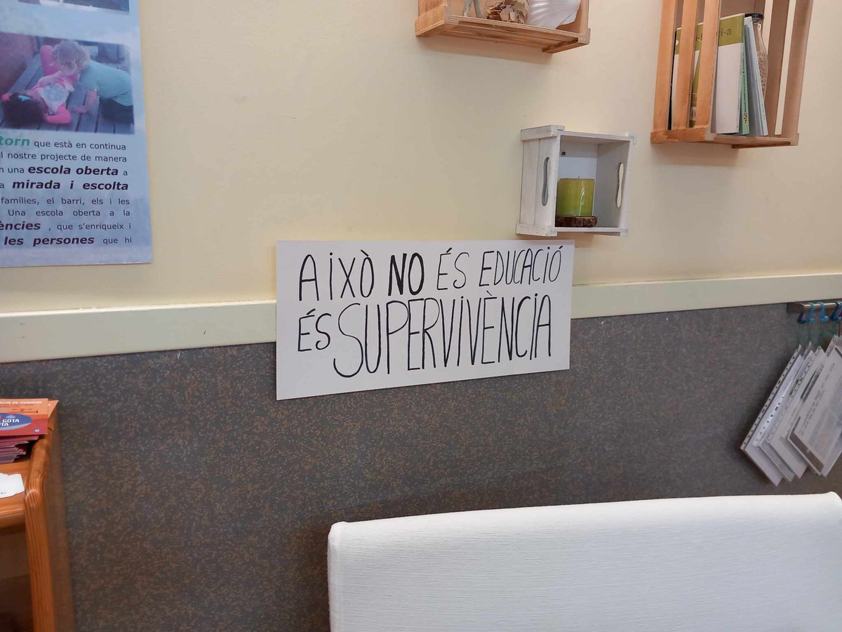 AVVSomSEulalia's tweet photo. Què està passant a les escoles bressol municipals de #SantaEulàlia i de #LHospitalet, @LHEDUCACIO @educaciocat?

Fotografies fetes a:
EBM #laCasadelsArbres
EBM #laCasadelsContes
EBM #laCasadelesFlors

#DignitatPel03 #El03existeix #PetitaInfància #EscolaBressol 

#SomCanalla https://t.co/FE8fbNG4Fy