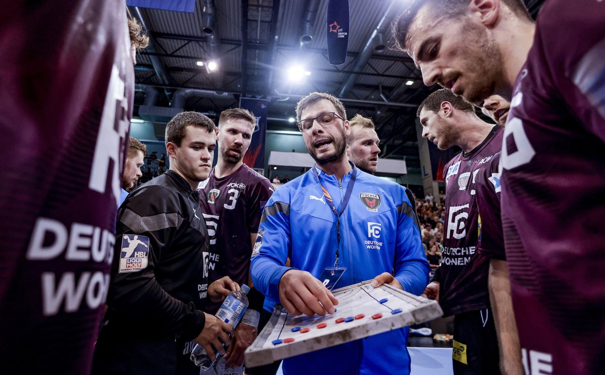 FuechseBerlin's tweet photo. Der Fahrplan steht 🗓️
Nächsten Montag startet das Team in die Saison, erster Spieltag dann Ende August 🦊
Bis dahin: Leistungsdiagnostik, Trainingslager &amp; Testspiele!
Die Termine: https://t.co/O3VVqHXxT3
📷 EHF / kolektiff
#unserrevier #saisonvorbereitung #trainingsstart https://t.co/FoRDLX7hBq