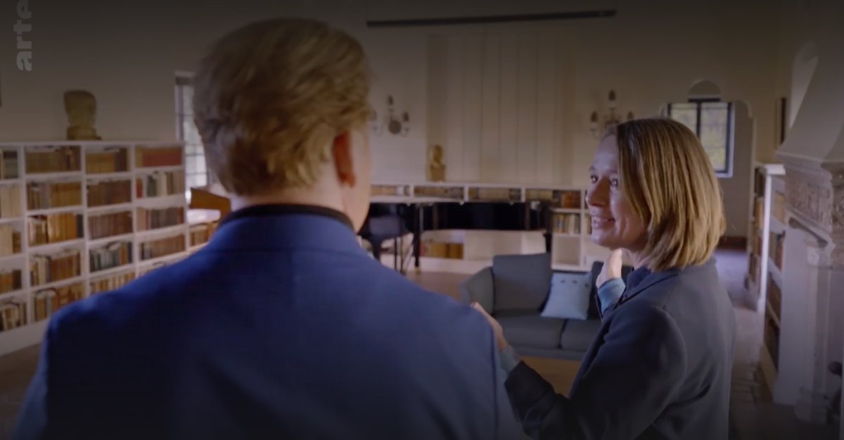 Violinist Daniel Hope (<a href="/HopeViolin/">Daniel Hope</a>) visited the Thomas Mann House &amp; @VillaAuroraLA for his <a href="/ARTEde/">ARTE</a> documentary “In Search of the Hollywood Sound.” It examines the history and the origins of film music by many émigré composers. Watch the documentary here➡️ arte.tv/de/videos/1085…