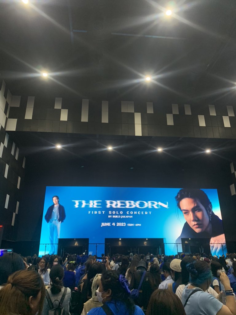 Buildmyluve0406's tweet image. A Day To Remember, thanks u so much💙 @JakeB4rever 

#Buildfirstsoloconcert 
#BuildJakapan