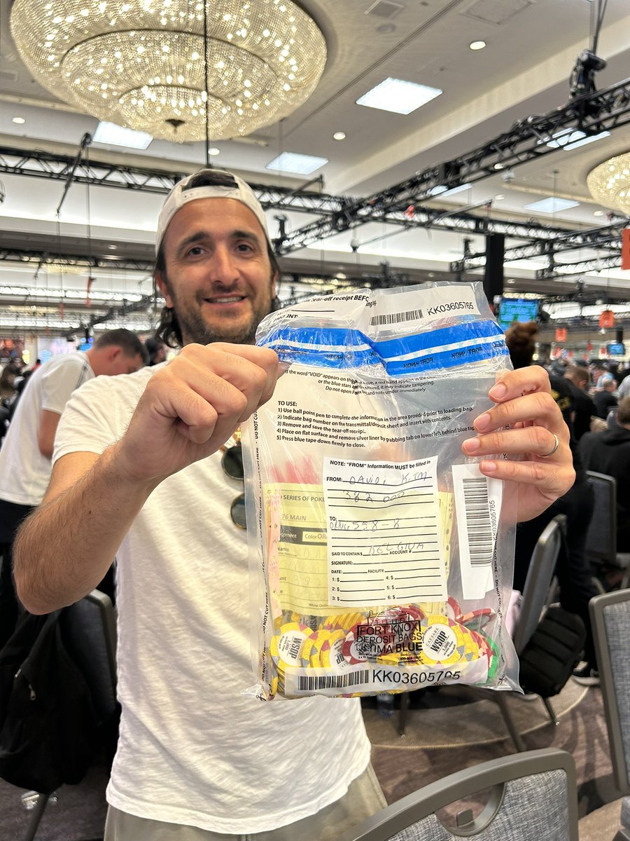 KitBul's tweet photo. Day4 avec 382k! On est à 11 places de l’ITM, let’s goooo #COAD @winamax #WsopMainEvent https://t.co/29BbcouczK