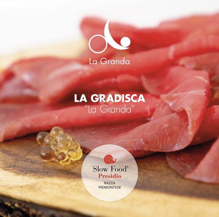_lagranda's tweet photo. LA GRADISCA:
“Per la sua carezzevole delicatezza, l’intrigante sensualità, l’aristocratica soavità di questo piatto può essere a pieno titolo considerato la sublimazione della carne di Razza Piemontese.” 
Prof. Renato Dominici
#lagranda  #razzapiemontese #gradisca https://t.co/32tvgA8LVQ