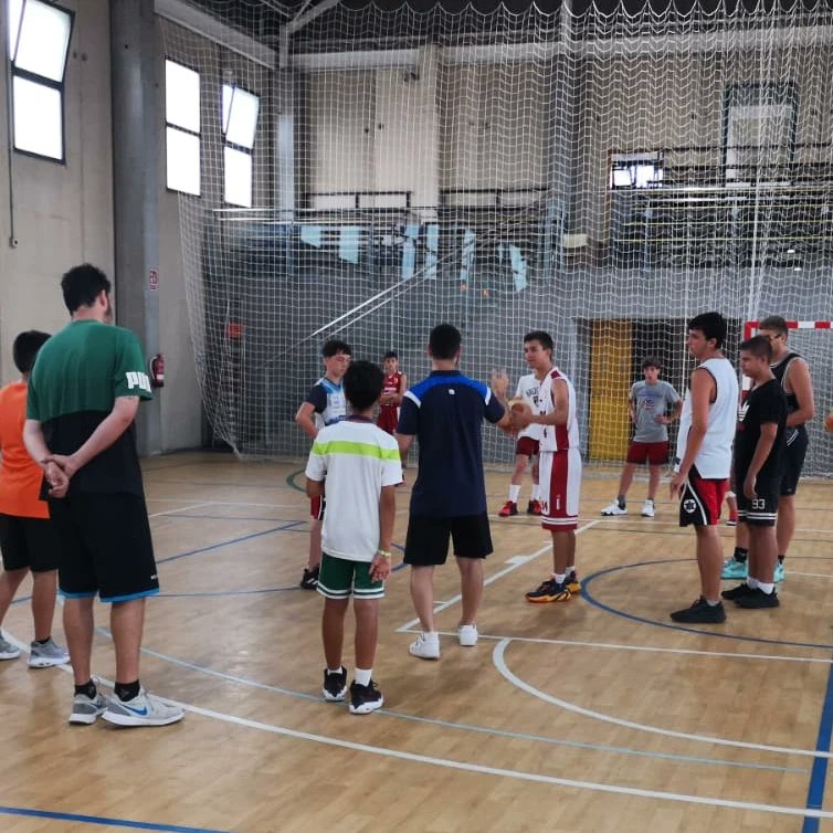 🏀 El divendres passat els participants del #Tecnificat gaudiren d'una jornada dedicada al món de l'arbitratge.

Gràcies a <a href="/fbcv_es/">FBCV</a> per la seua tasca de divulgació, sense els àrbitres no podríem viure l'esport que més ens agrada, el respecte cap a ells és fonamental.

#SomJóvens