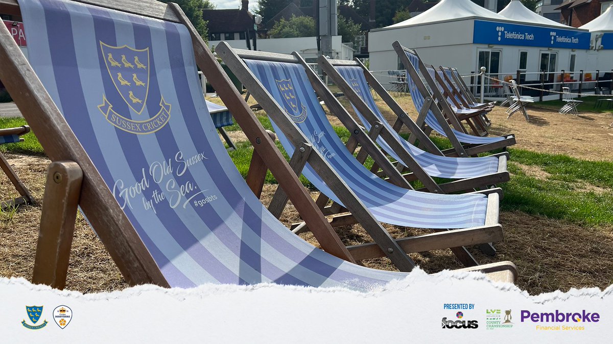 SussexCCC's tweet photo. The deck chairs are back. 😎 #GOSBTS https://t.co/mWAneSIF4Z