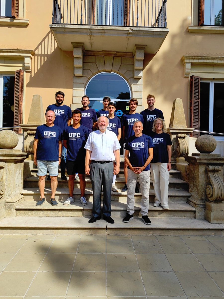 EsportsUPC's tweet photo. Avui el #RectorUPC es troba amb la selecció masculina de #volei 🏐 de @la_upc que marxa a Braga al Campionat Europeu Universitari de Voleibol!💙
📆16 a 23 juliol
Desitgem molta sort a tot l'equip!!!💪
#EsportsUPC @RectorUPC #upc @Cde #esportuniversitari #Braga2023 @EsportsUPC https://t.co/iUW3nhwI22