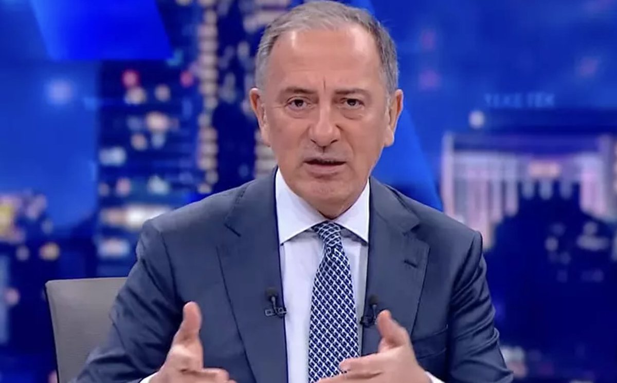 Fatih Altaylı:  

"THY Yönetim Kurulu Başkanı Bolat, pilotların kokpitte namaz kılabilmesi için, kurallarda değişiklik yapacaklarını açıklamış.  Herhalde, pilotlar namaz kılacağı zaman uçağın burnunu Mekke’ye çevirmelerini sağlayacak bir düzenleme yapacaklar.

Biliyoruz ki, sizin