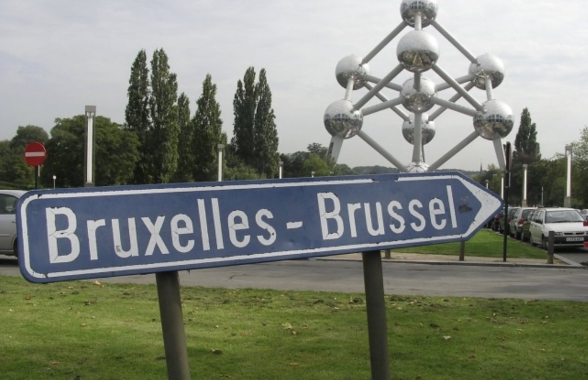 Premier ⁦<a href="/MinPres/">Dick Schoof</a>⁩ kondigt vertrek aan. Op naar een andere regeringsstad? #Rutte