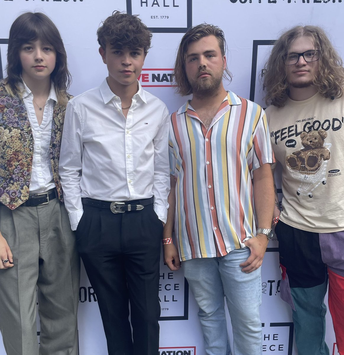 tomasmithmusic's tweet photo. Last week I gigged in Manchester (wow), London (and went to Grian Chattens album launch) played two gigs with James and Jamie Webster, a home town festival show, an interview with Billy Bragg for the BBC and helped launch Sunderland’s new kits. 10 days off now! https://t.co/RJ1xczDk5e