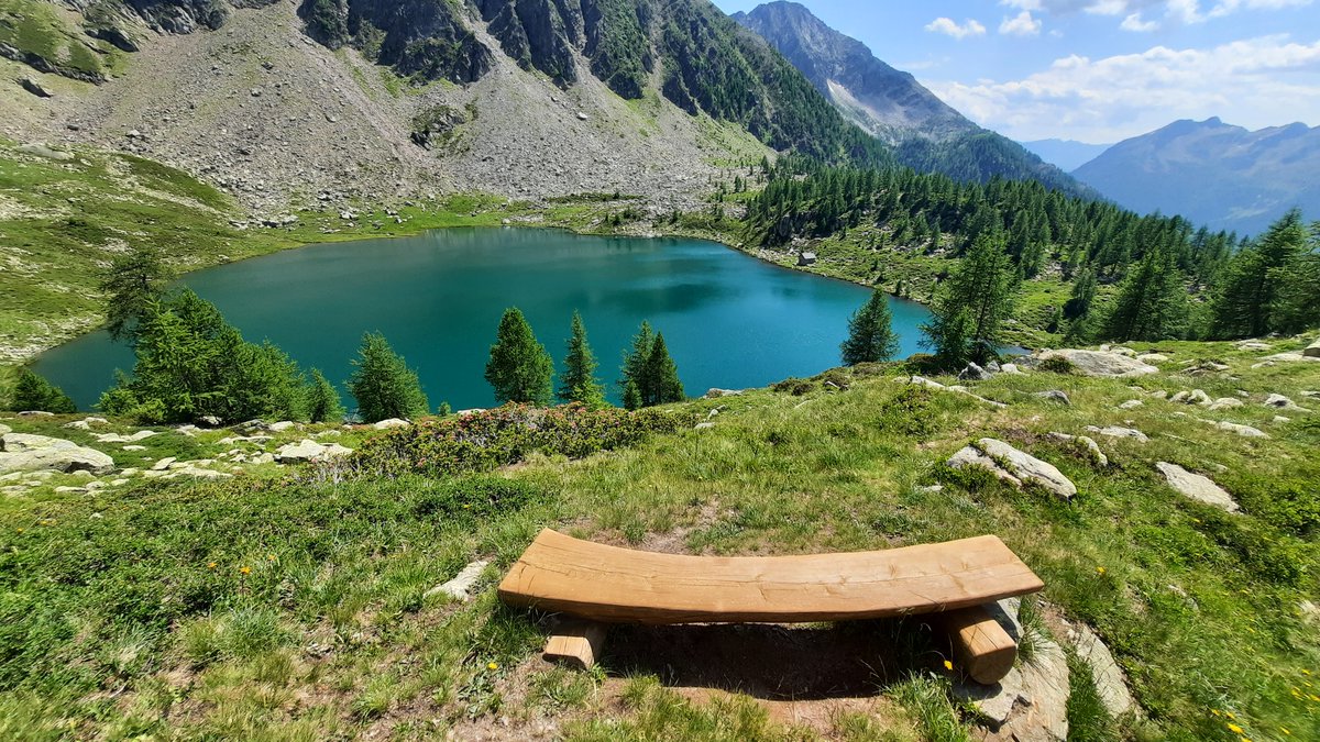 Von den über sechzig lohnenswerten Genusswanderungen im Tessin, die ich kenne, ist bisher der Lago Mognola mein persönlicher Favorit. Eine sehr abwechslungsreiche Wanderung mit vielen Highlights.