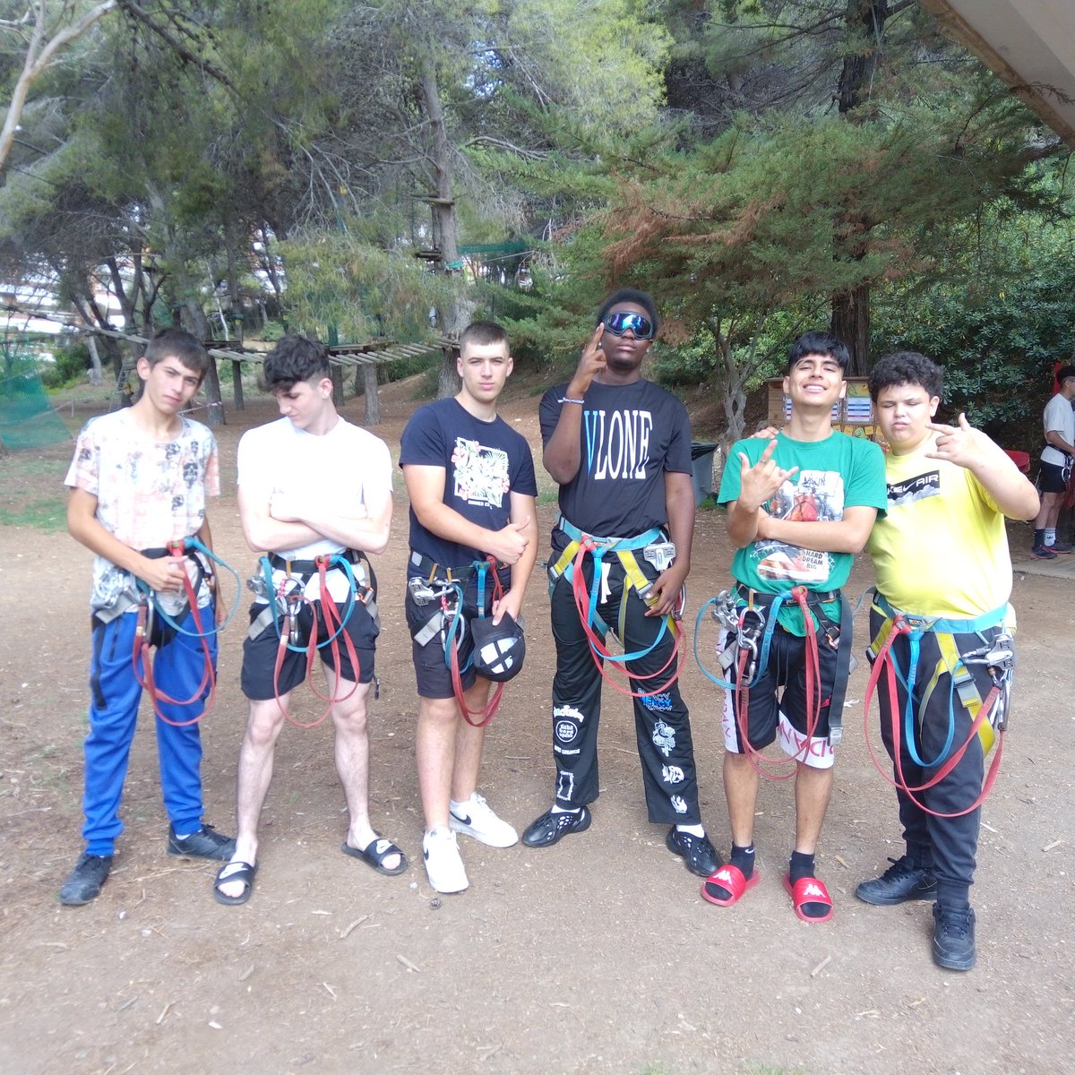 UECPNOLLEIDA's tweet photo. A la UEC de Lleida al juliol continuem atenent als alumnes. L'altre dia vam realitzar una sortida a Comarruga on vam realitzar una activitat al parc d'aventures Diver Parc Lúdic. Després vam gaudir d'una estona a la platja.  #juliol #alauecfemcoses @educaciocat @assocprosec https://t.co/wKrvHJcX3Z