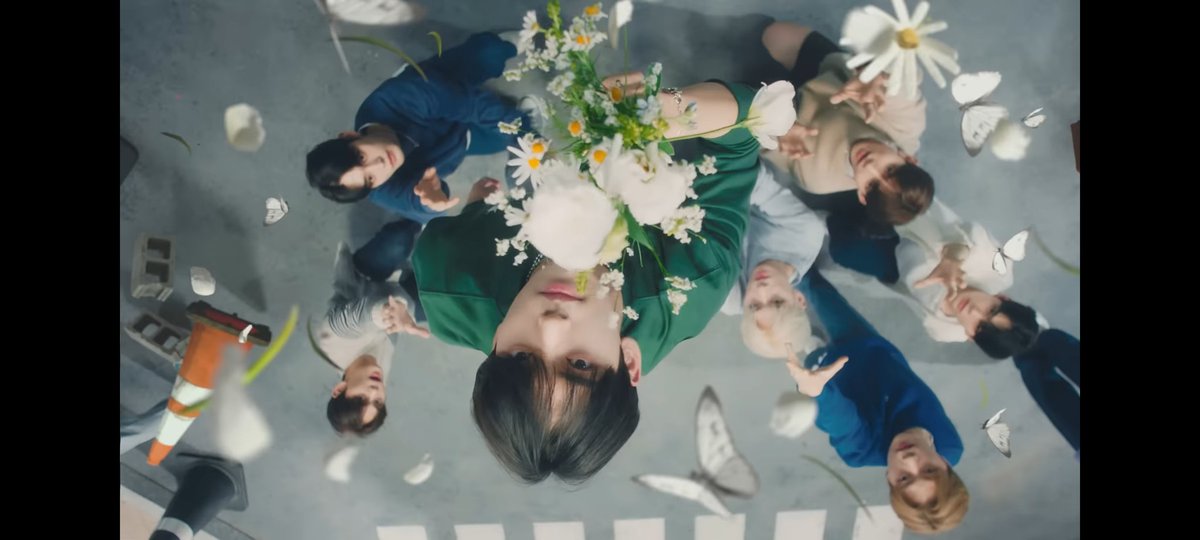 npblent's tweet photo. FINALMENTE! #ZEROBASEONE faz seu debut com #IMBLOOM.
O grupo que conta com #KimJiwoong trás um novo hit do verão com uma batida vibrante e visuais incríveis!
🔗 https://t.co/doDcRj39K4 #ZB1 https://t.co/9jyScLoO4P