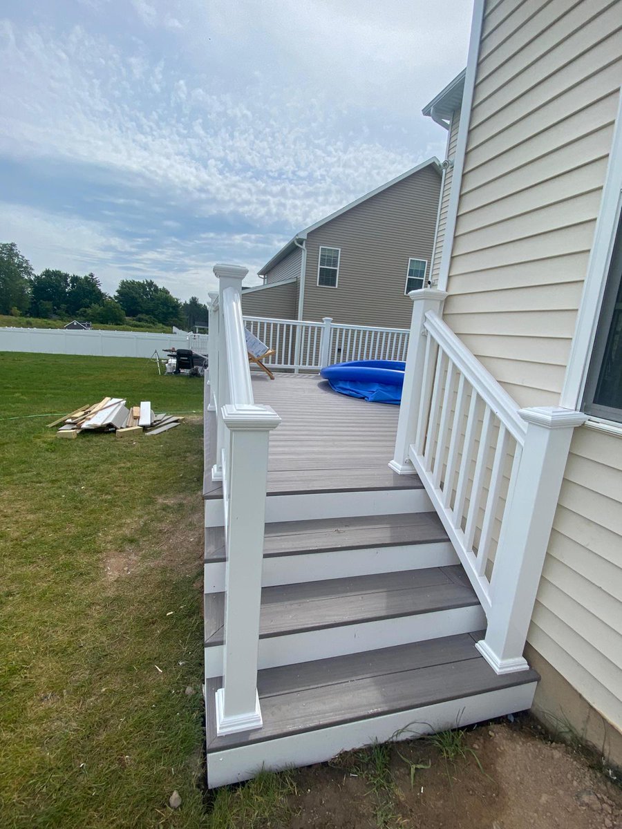 kdfenceanddecks's tweet image. #WorkDone
Upgrade Your Outdoor Space 🤩 Introducing Our Deck Installation Services!

#kdfenceanddecksservicesrochester #decking #deckdesign #deckingideas #deckinstallation #deckingspecialist #woodendeck