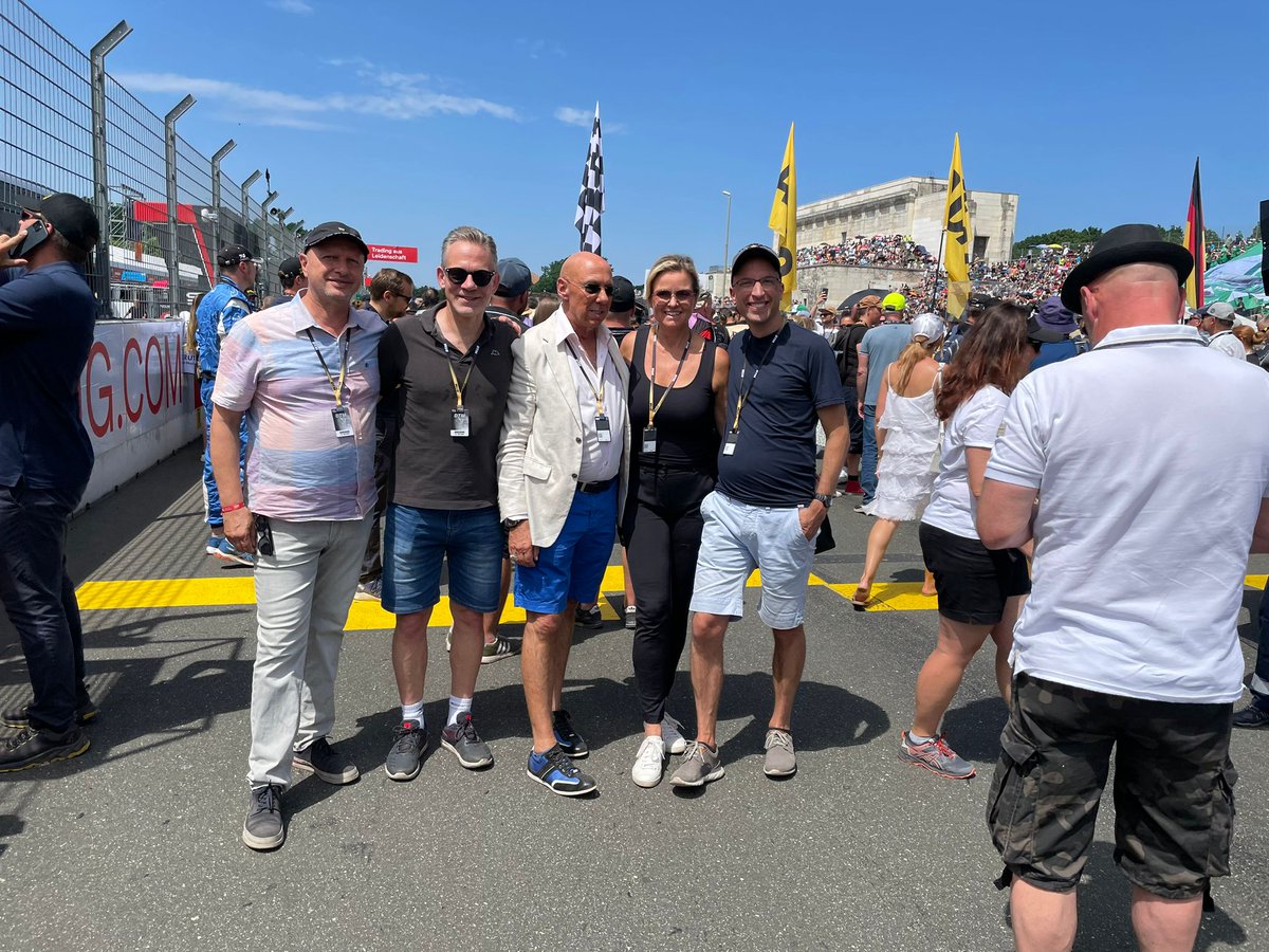 Tolles Wochenende! FR bei der DTM bei <a href="/IGDeutschland/">IG Deutschland</a> mit anderen Influencern