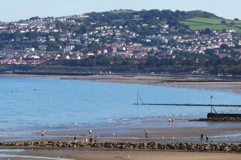 WalesOnline's tweet photo. Body found on Welsh beach https://t.co/DFij85T8I2 https://t.co/3GTkCcrinN