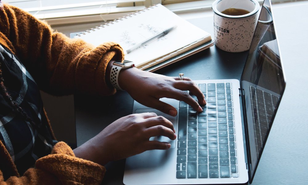 Remote Work Rebels (@remoteworkrebel) on Twitter photo Have you thought about transcription work but not sure if it right for you?
Take a look at this FREE transcription workshop to learn more about the industry and how to get started > bit.ly/transcribefree…
#ITRTG #bloggerstribe <a href="/_TeamBlogger/">Team Blogger</a> <a href="/bloggernation/">Blogger Nation 💻</a> #BlogLove23 Have you thought about transcription work but not sure if it right for you?
Take a look at this FREE transcription workshop to learn more about the industry and how to get started > bit.ly/transcribefree…
#ITRTG #bloggerstribe <a href="/_TeamBlogger/">Team Blogger</a> <a href="/bloggernation/">Blogger Nation 💻</a> #BlogLove23