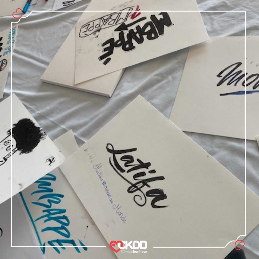 CEKEDUBONHEUR's tweet photo. ❤️‍🩹 Nous remercions l’artiste et calligraphe Priska @priska42 qui s'est rendu au CH de Villeneuve St Georges, où il a réalisé avec les jeunes patients un atelier de calligraphie, l’art d’écrire. https://t.co/NPxXAkZjXP