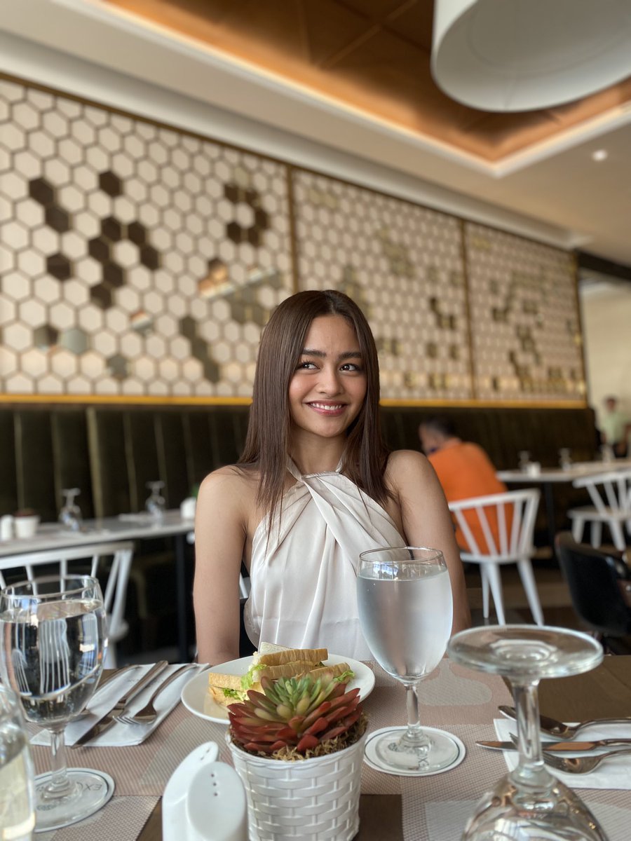ptrshrgdn's tweet photo. POV: You’re on a date with Vivoree

see you in a bit! kain lang 🤪 

DALAWANGISIP on WishBus
#Vivoree https://t.co/aKe5CPwoEP