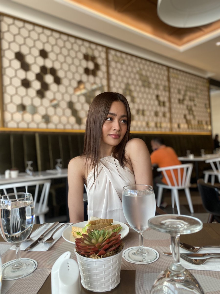 ptrshrgdn's tweet photo. POV: You’re on a date with Vivoree

see you in a bit! kain lang 🤪 

DALAWANGISIP on WishBus
#Vivoree https://t.co/aKe5CPwoEP