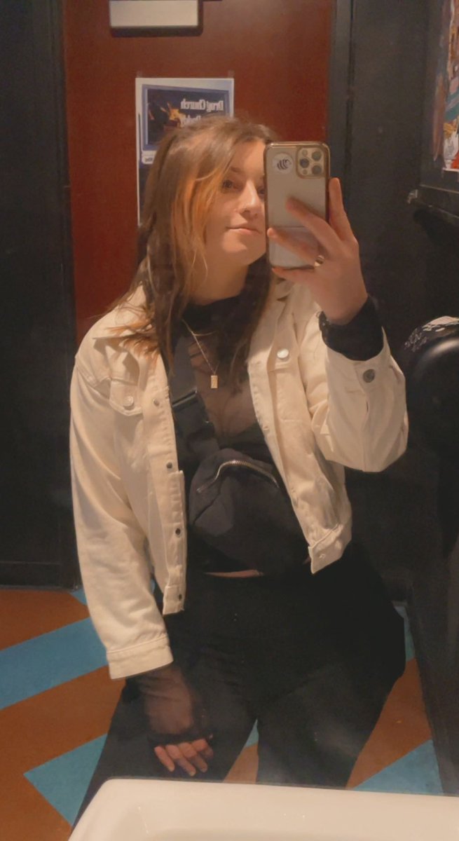 rachimary's tweet photo. haven’t posted myself in years so hey here i am 3 years later, 50 lb heavier, and 100% happier (also i have bangs but we’re not really surprised are we) https://t.co/2wtU8OrXzJ