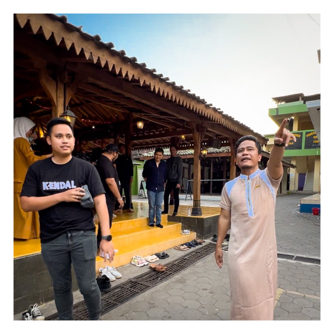 GanindutoDico's tweet photo. Sowan ke Pondok Pesanten ORA AJI milik Gus Miftah... Adem😇 https://t.co/iatVKO67Uf