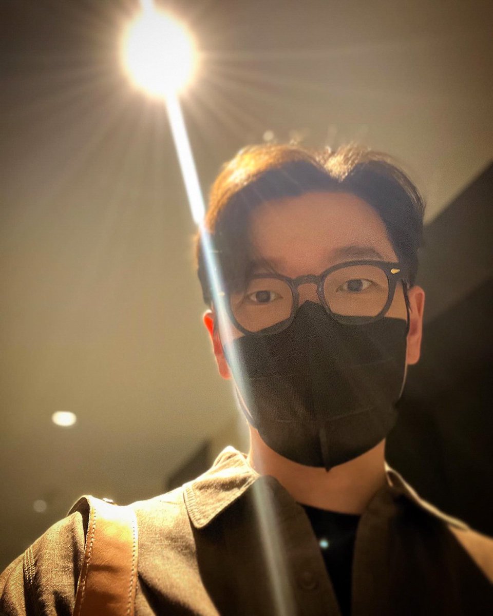 goodmanstoryent's tweet photo. [#조승우 #CHOSEUNGWOO]
[Breaking news!] Goodman Story got Seungwoo's photo album 📸

Please check his daily pictures at Busan in Goodman Story Naver post 🎁

[속보] 굿맨스토리, 배우 조승우 사진첩 '단독' 입수 📸
굿맨스토리 네이버 포스트에서 확인하세요 🫶
📁 https://t.co/E2mHsOm7kT https://t.co/7qjqRSnRw1