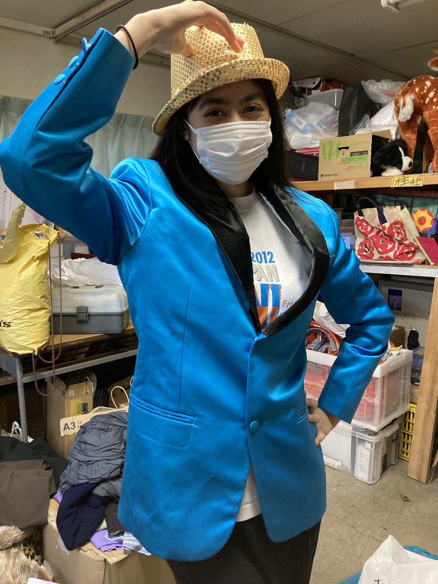 etc_public's tweet photo. おはようございます！文化会E.T.C.です！

先日私たちは部室監査のために、部室掃除を行いました✨
部室①にある大量の衣装を整理してスッキリしました！
ドレスやワンピース、タキシードなどもいっぱいあるんですよ！(写真参照)

次の掃除は土曜日に装置道具のわんさかある部室②を予定しています！ https://t.co/QNTUOkL9tK