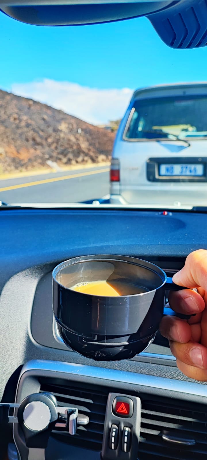 Arrive Alive on Twitter "Eating and Drinking behind the Steering Wheel and Distracted Driving