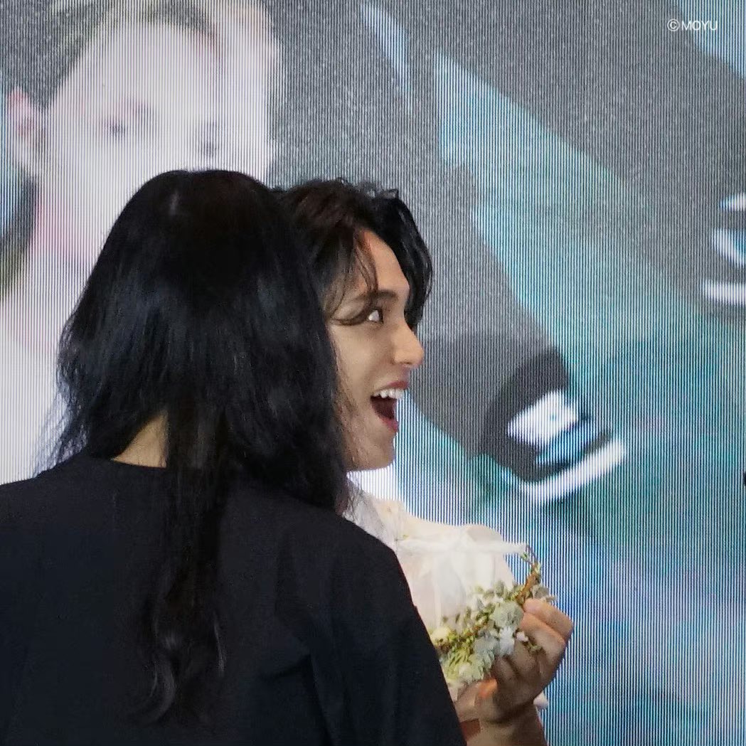lover_406's tweet photo. 아 네컷만화 미쳤어ㅋㅋㅋㅋㅋㅋㅋㅋㅋㅋㅋㅋㅋㅋㅋㅋㅋㅋㅋㅋㅋㅋㅋㅋ

면사포 쓴 명호보고 눈커지는 민규
민규 화려한 모자보고 웃참하는 명호 https://t.co/1K80fyIxLH