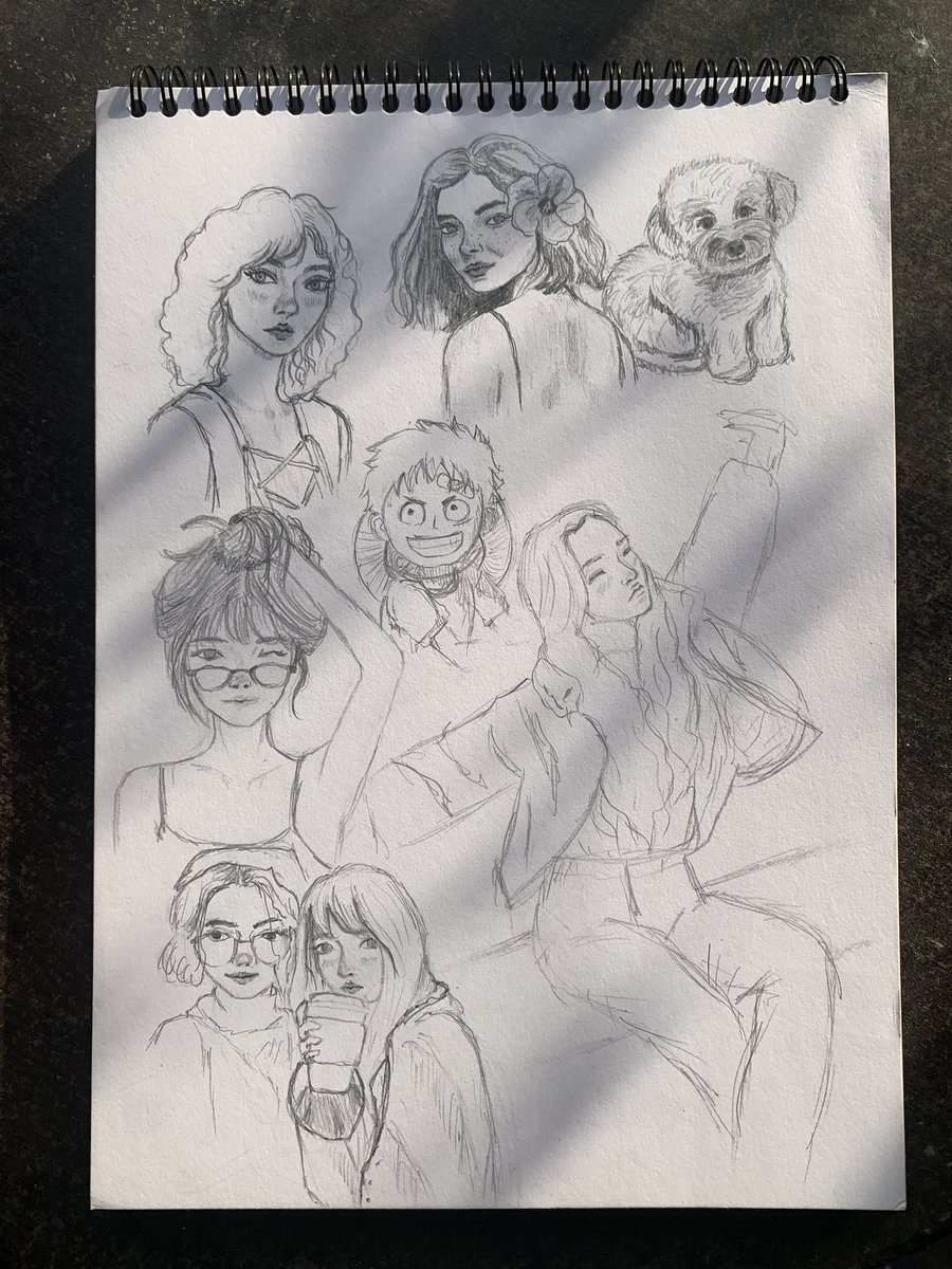 RabiahBie3's tweet photo. This another drawing in my sketchbook ✨

I’m sorry there is luffyboy in the middle 😂😂

#art #draw #drawing #drawdaily #sketch #sketchdaily #drawwithme #sketching #sketchwithme #pencildraw #drawpencil #mydraw #mysketch #onepiece #luffy https://t.co/bKeI1dA7Ra